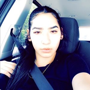 Meet your Posher, Valeria